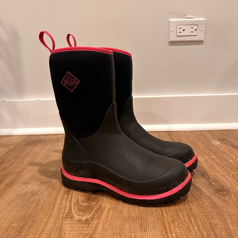 Black & Pink Children’s Muck Boots